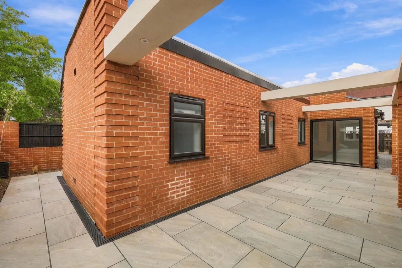 Parkland Avenue, Marshalls Park, RM1, photo 28