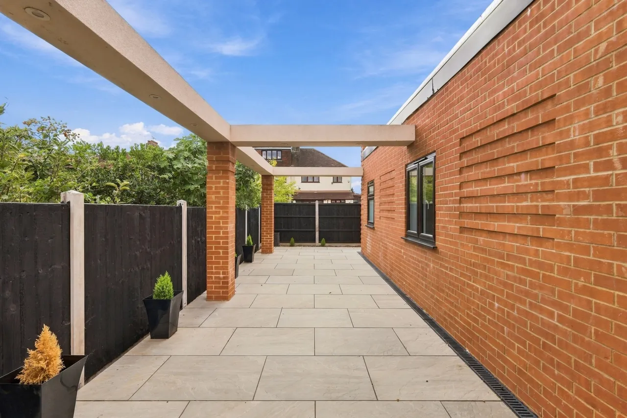 Parkland Avenue, Marshalls Park, RM1, photo 27