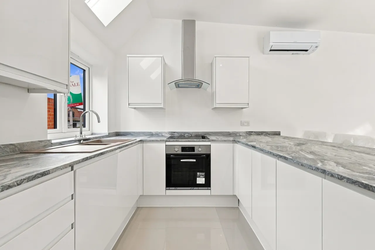 Parkland Avenue, Marshalls Park, RM1, photo 15