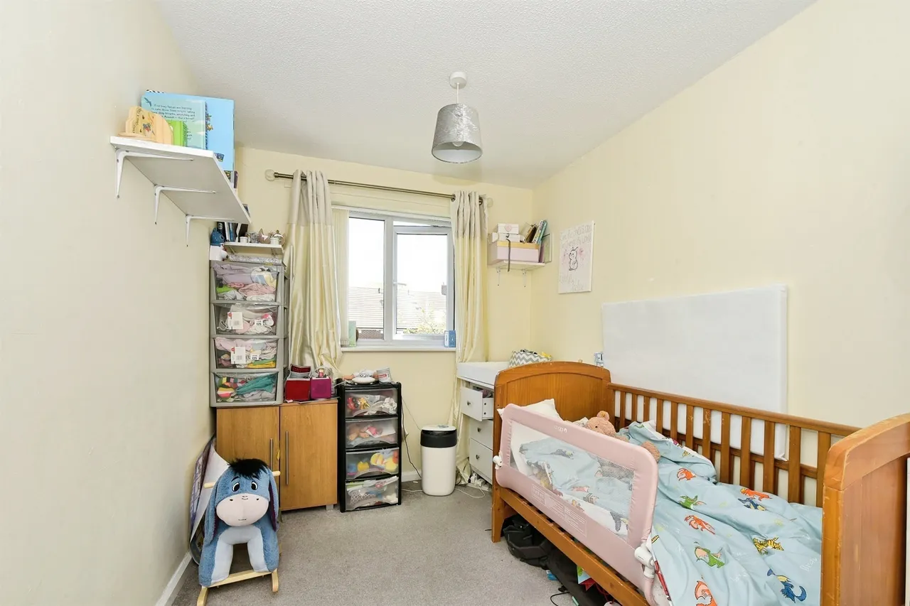 Dores Court, Swindon, photo 9
