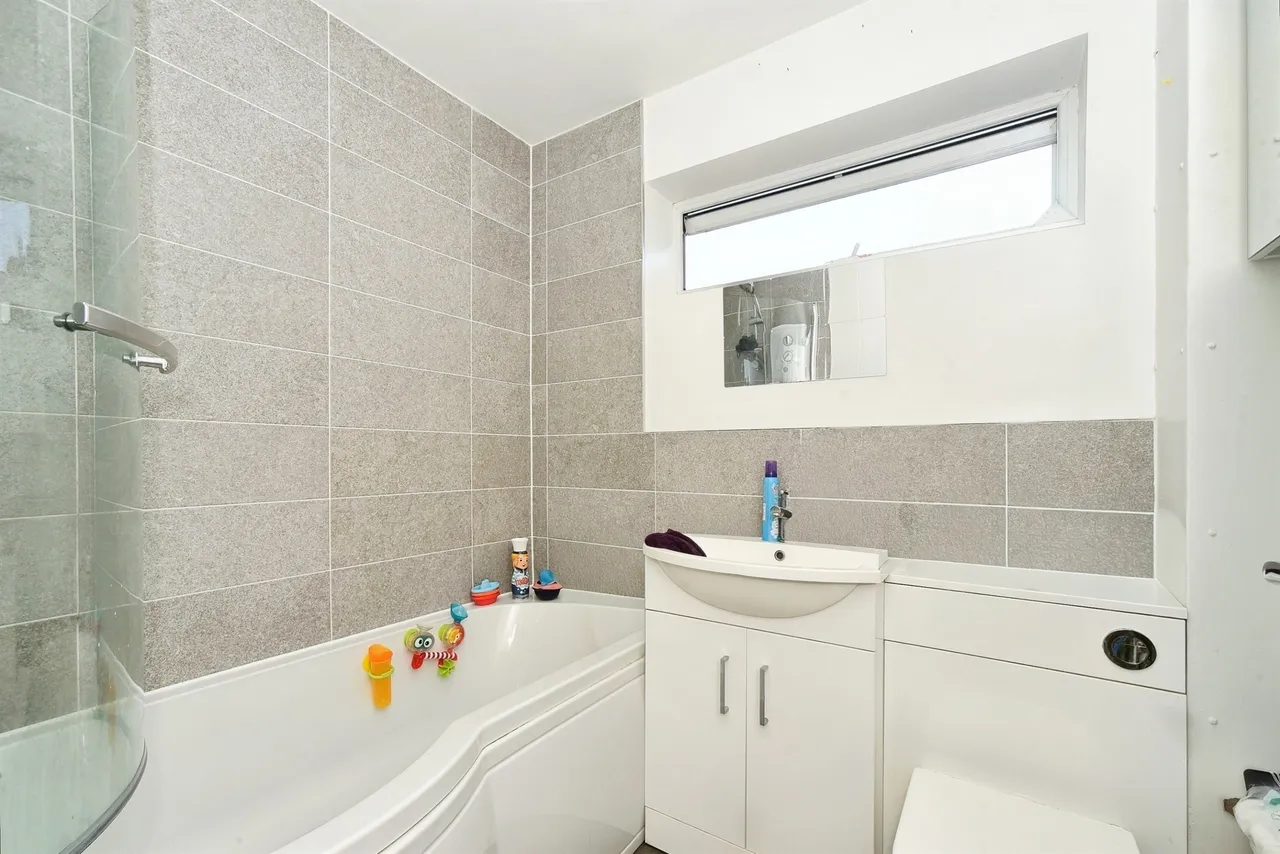 Dores Court, Swindon, photo 10
