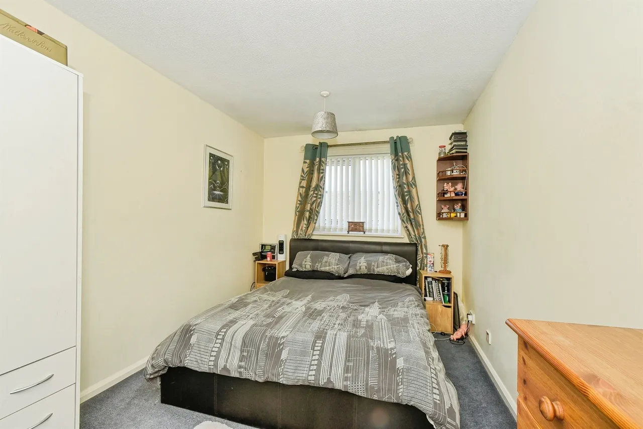 Dores Court, Swindon, photo 7