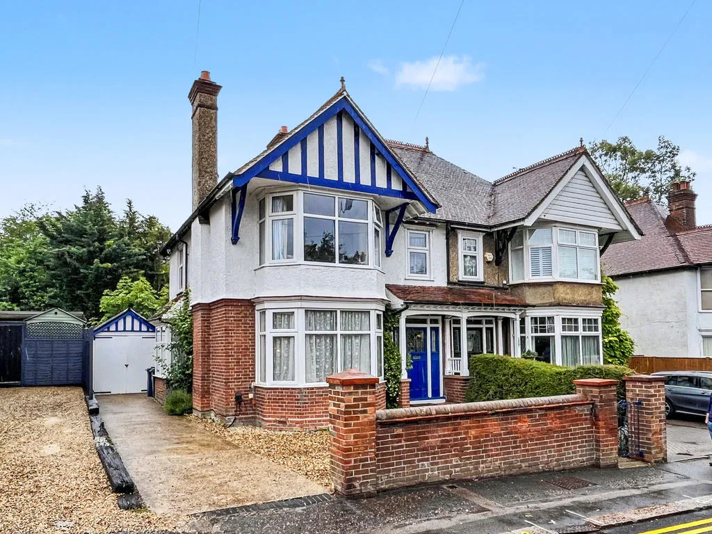 3 bed house for sale — West Wycombe Road, High Wycombe HP12 4AB