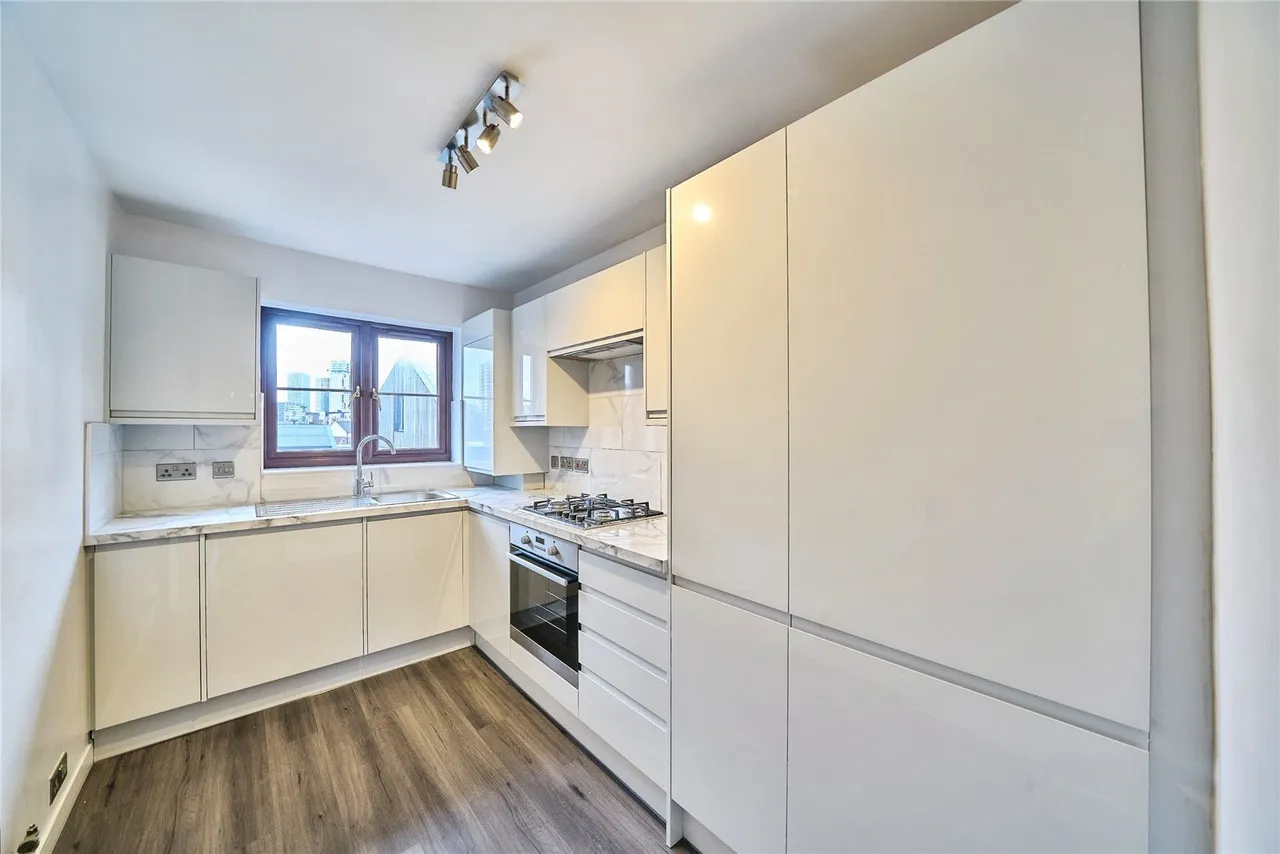 Chobham Road, LONDON, London, E15, photo 2