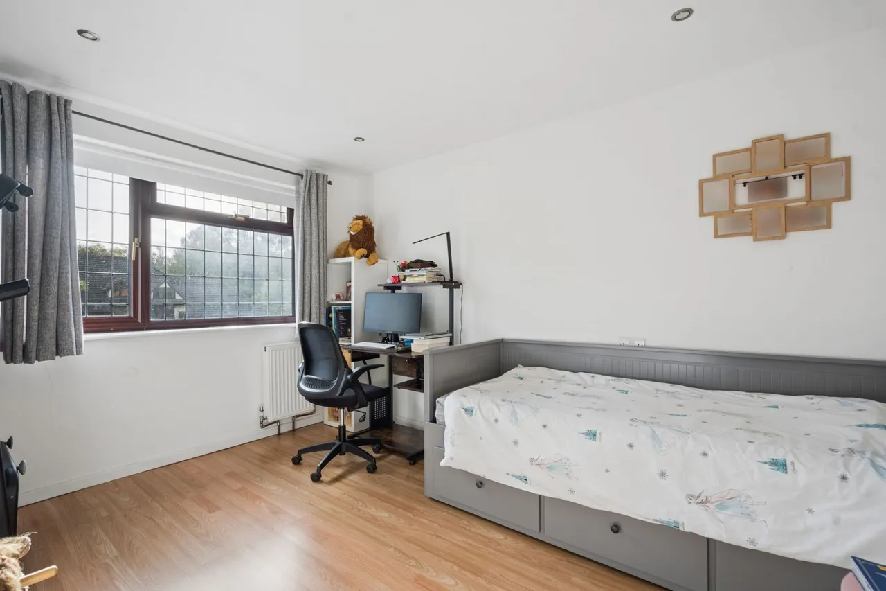 London Road, High Wycombe, HP11, photo 9