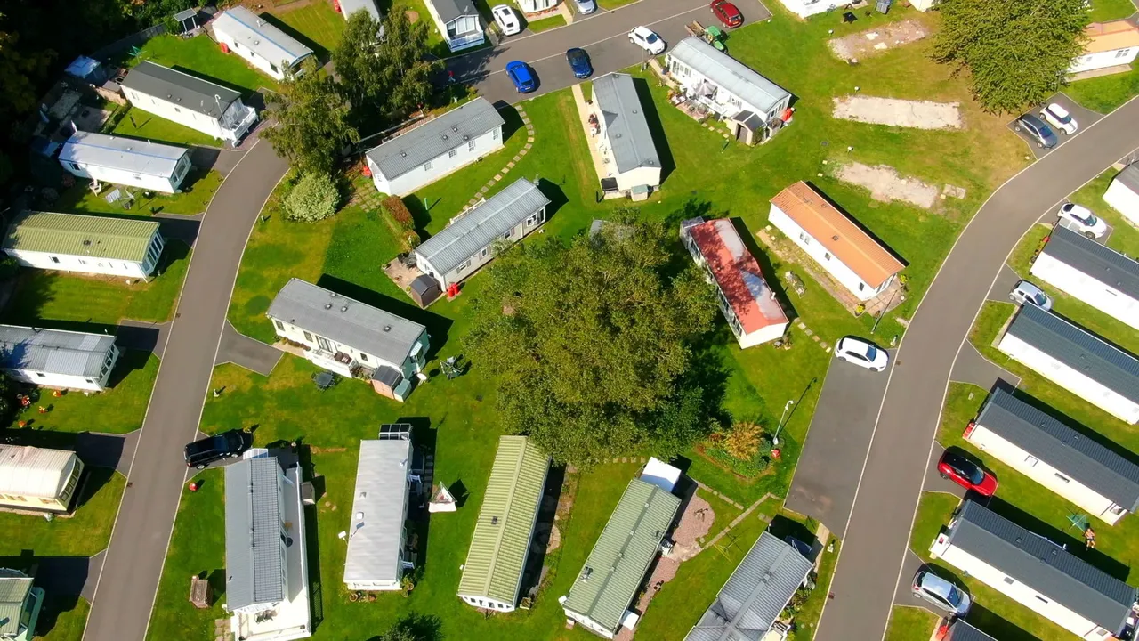 Stately Albion Lodge, Riverdane Holiday Park, photo 13