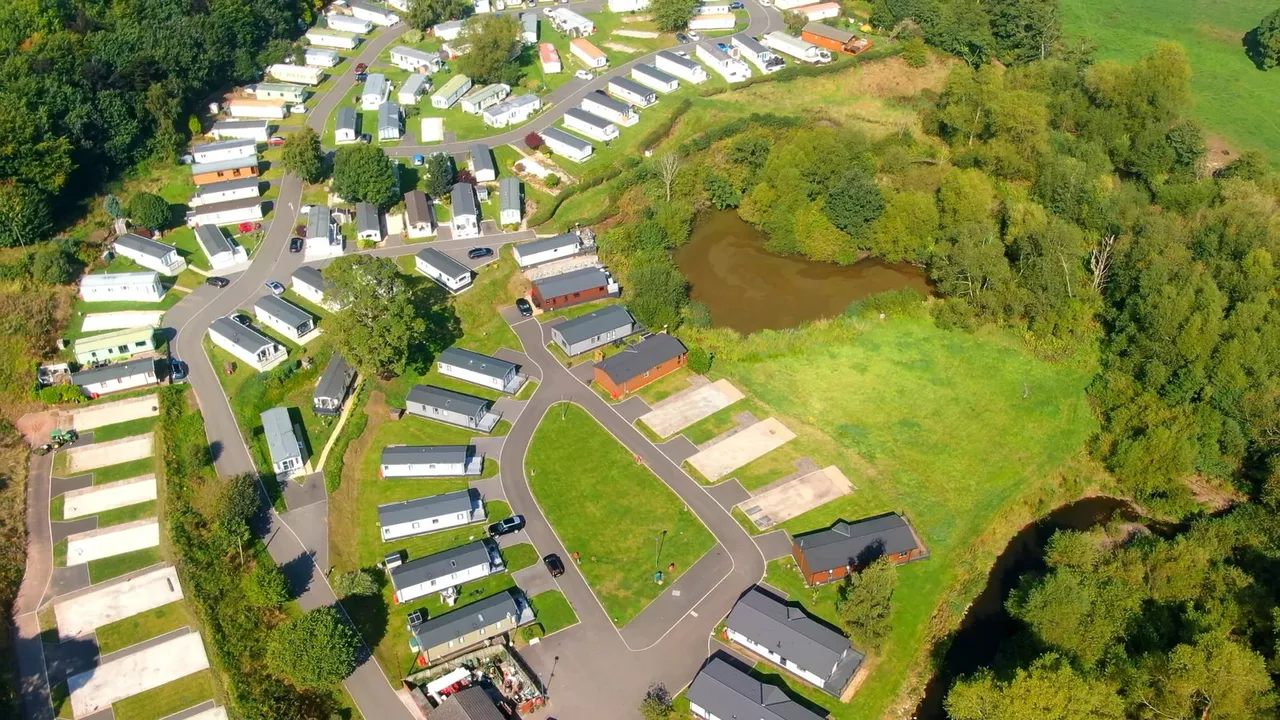 Stately Albion Lodge, Riverdane Holiday Park, photo 14
