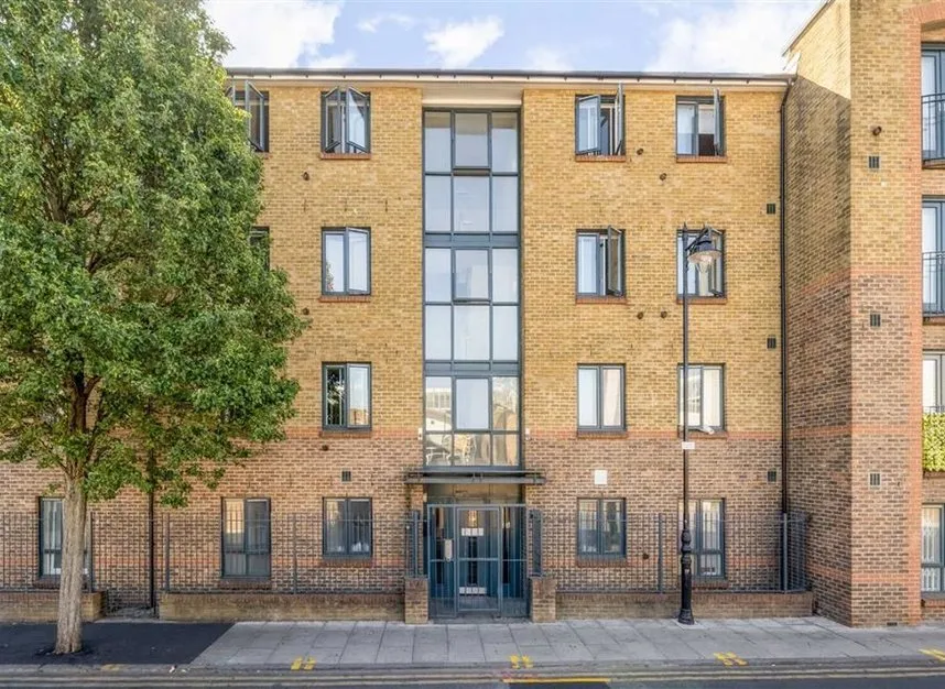 2 bed flat for sale, Durward Street, London, E1