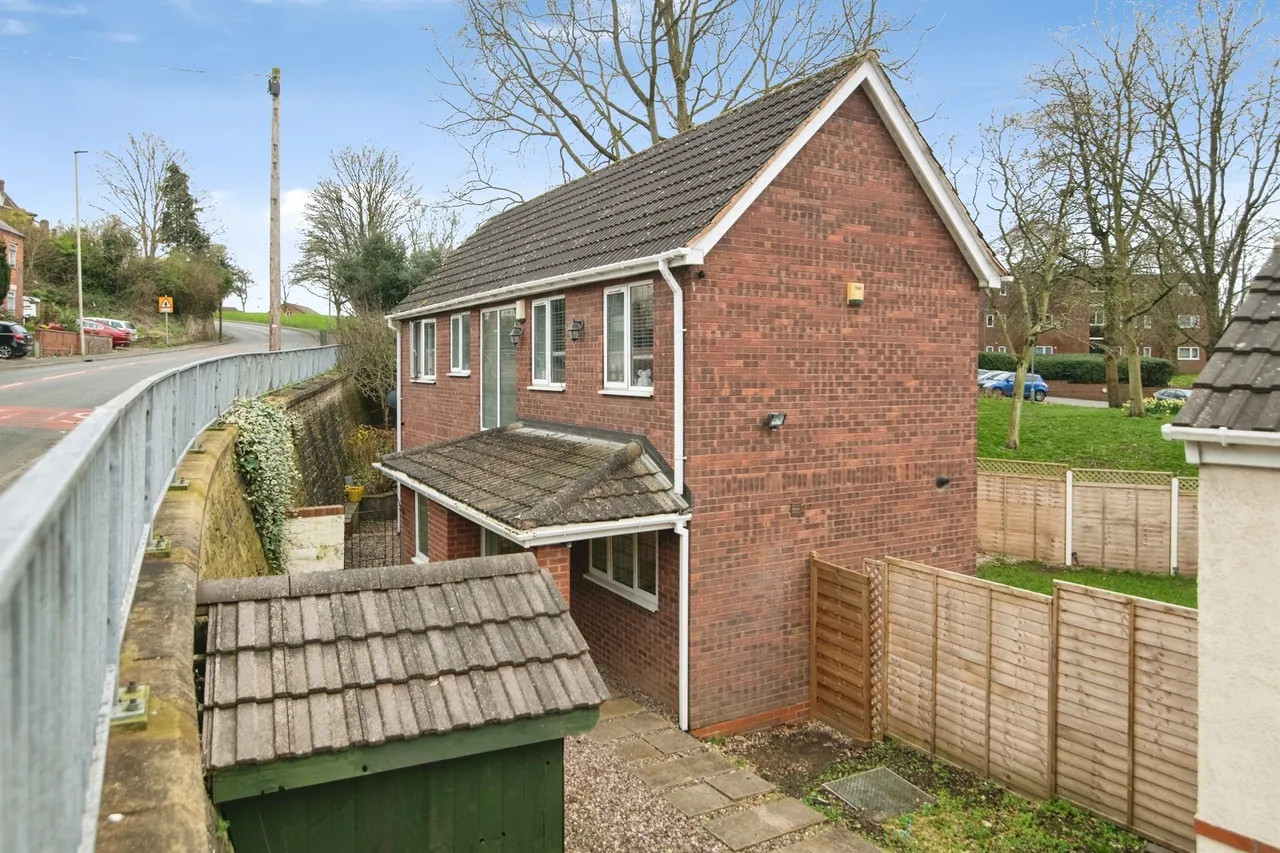 3 bed house for sale — Humphrey Street, Lower Gornal, Dudley
