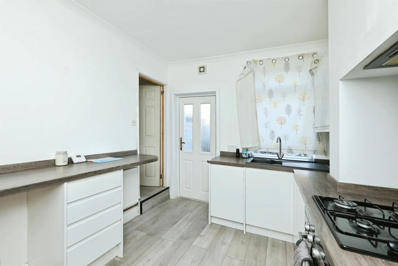 Silverdales, Dinnington, Sheffield, photo 3
