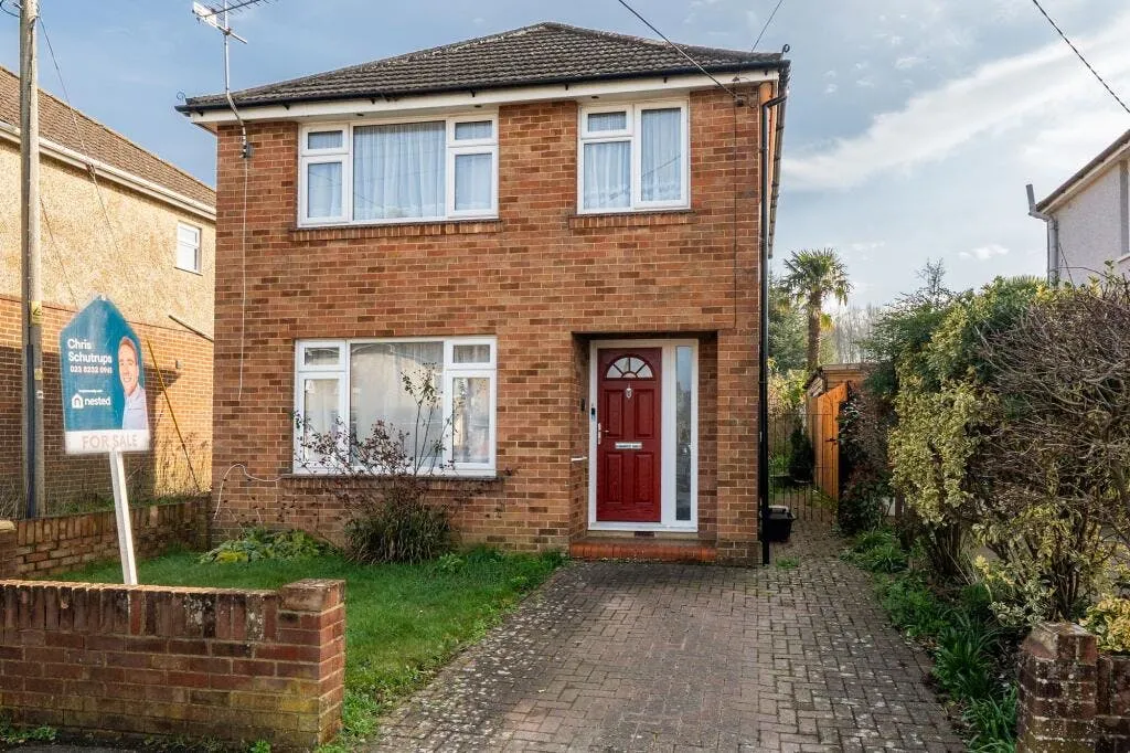 3 bed house for sale — Drake Road, Bishopstoke, SO50