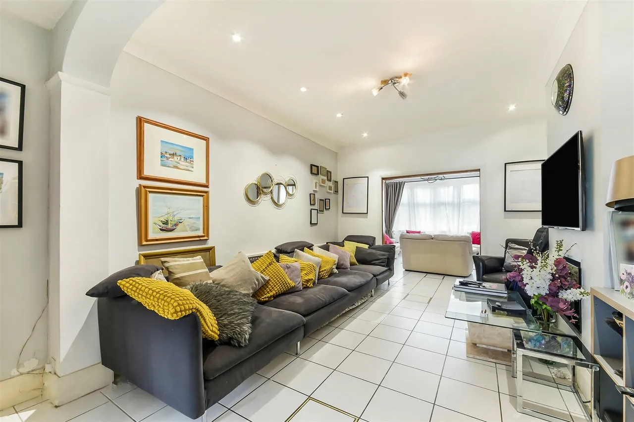 Springfield Avenue, London, photo 4