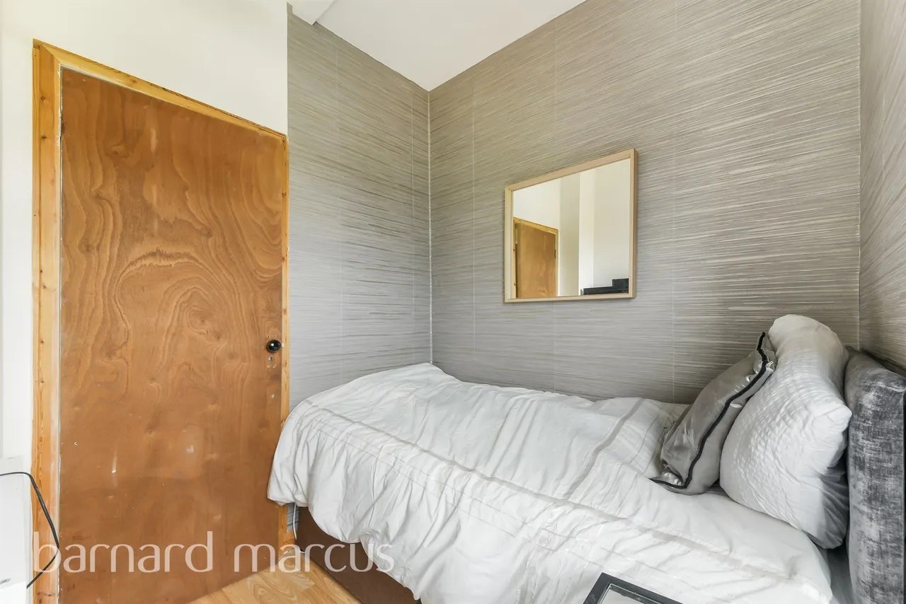 Springfield Avenue, London, photo 11