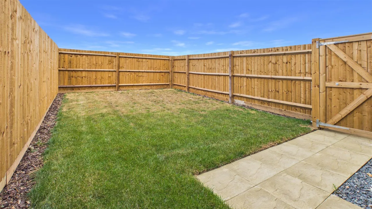 Houghton Drive, Corby Glen, photo 13