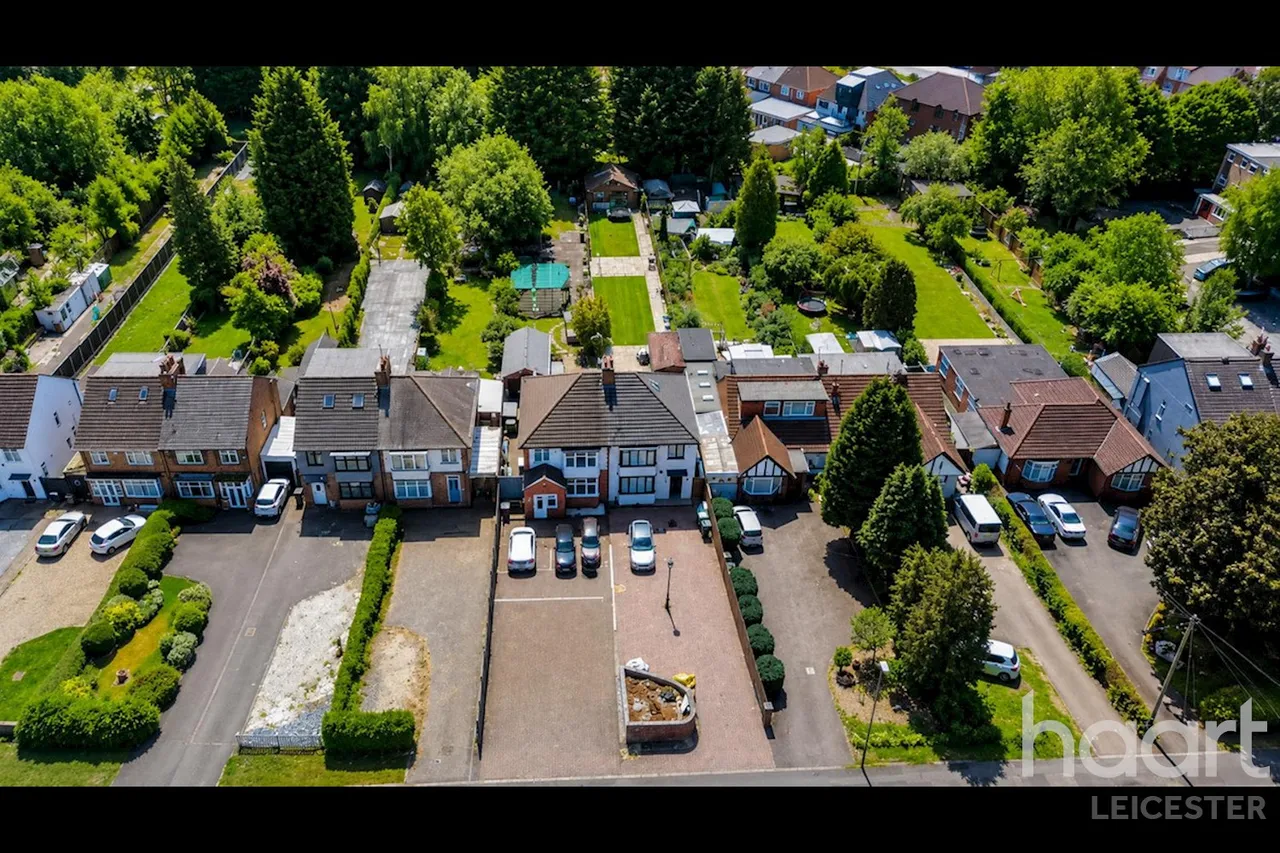 4 bed house for sale, Scraptoft Lane, Leicester, LE5
