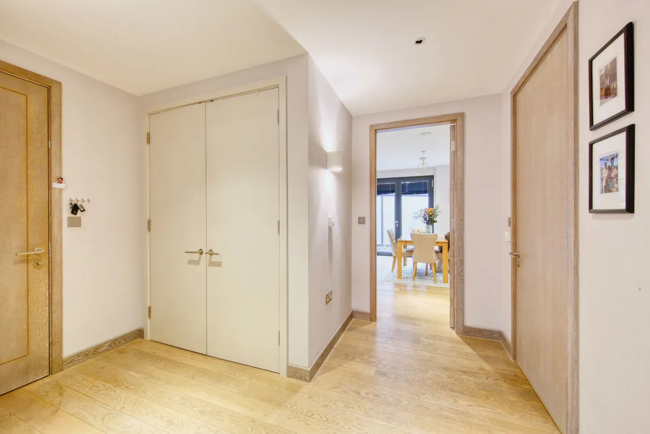 Drapers Yard, Ram Quarter, SW18, photo 8