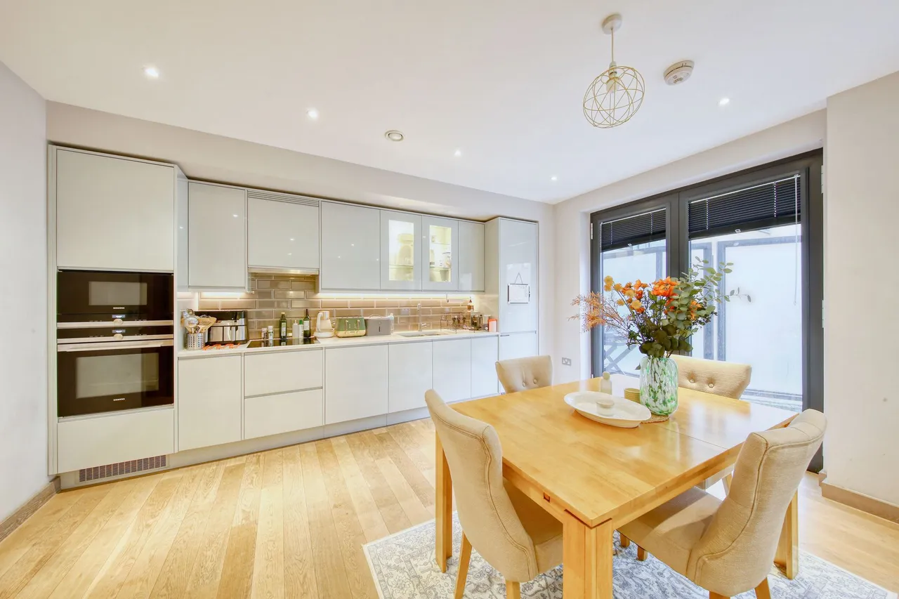 Drapers Yard, Ram Quarter, SW18, photo 10