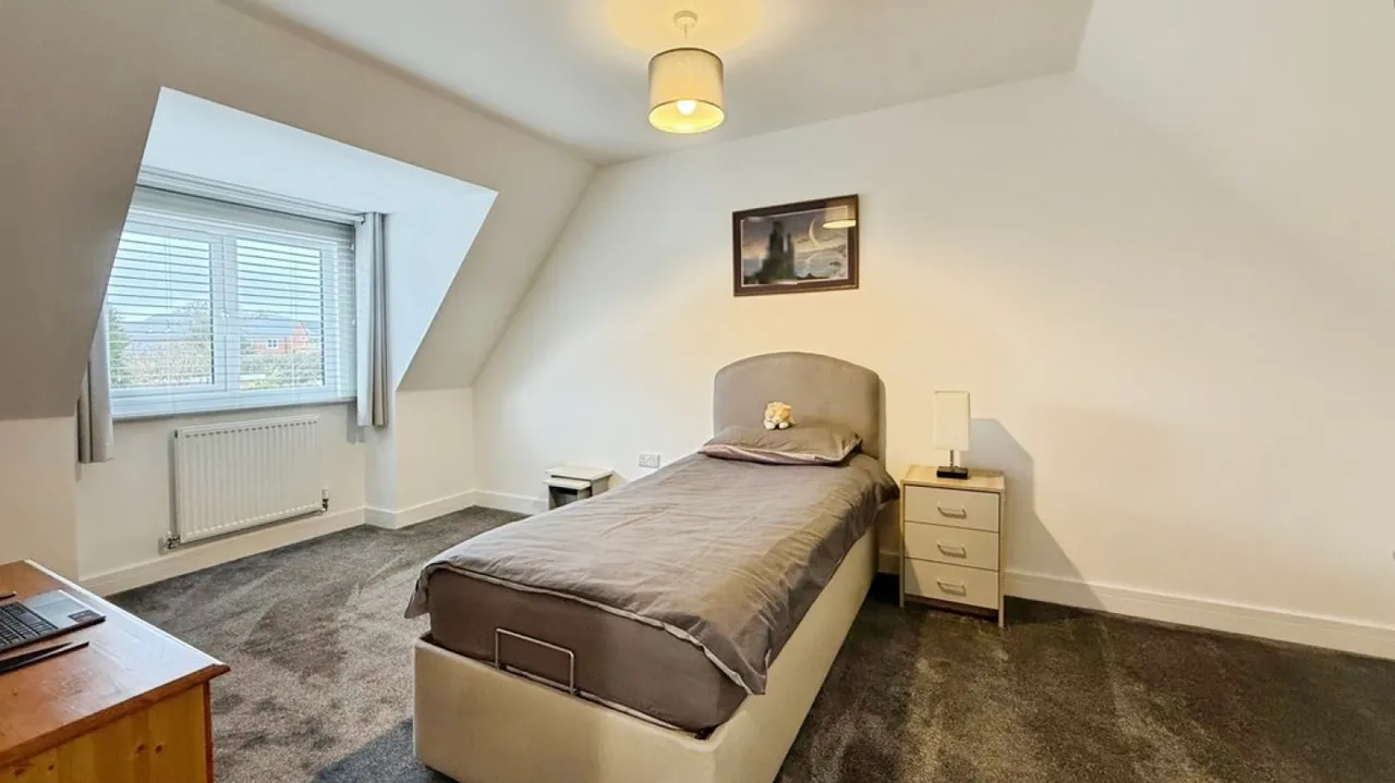Bridge Court, Westbury, photo 12
