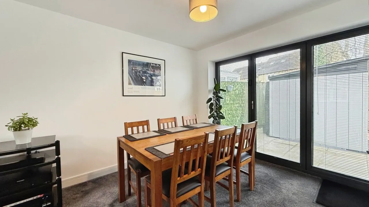 Bridge Court, Westbury, photo 4