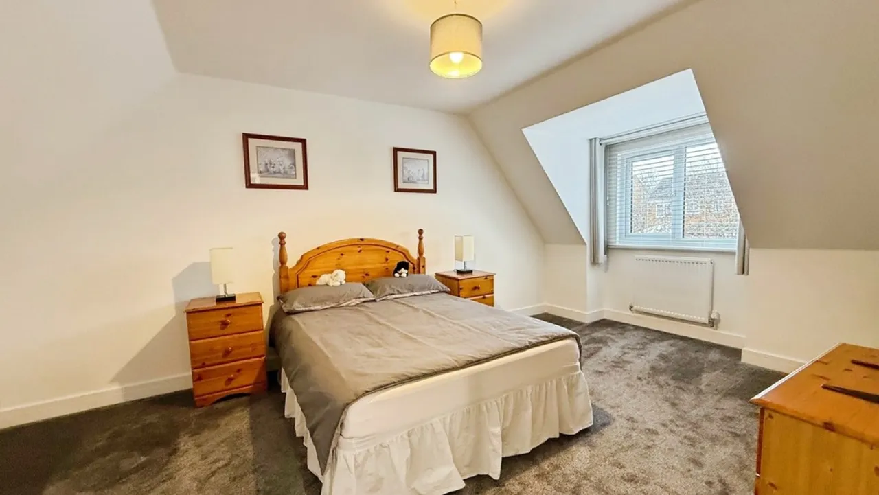 Bridge Court, Westbury, photo 10