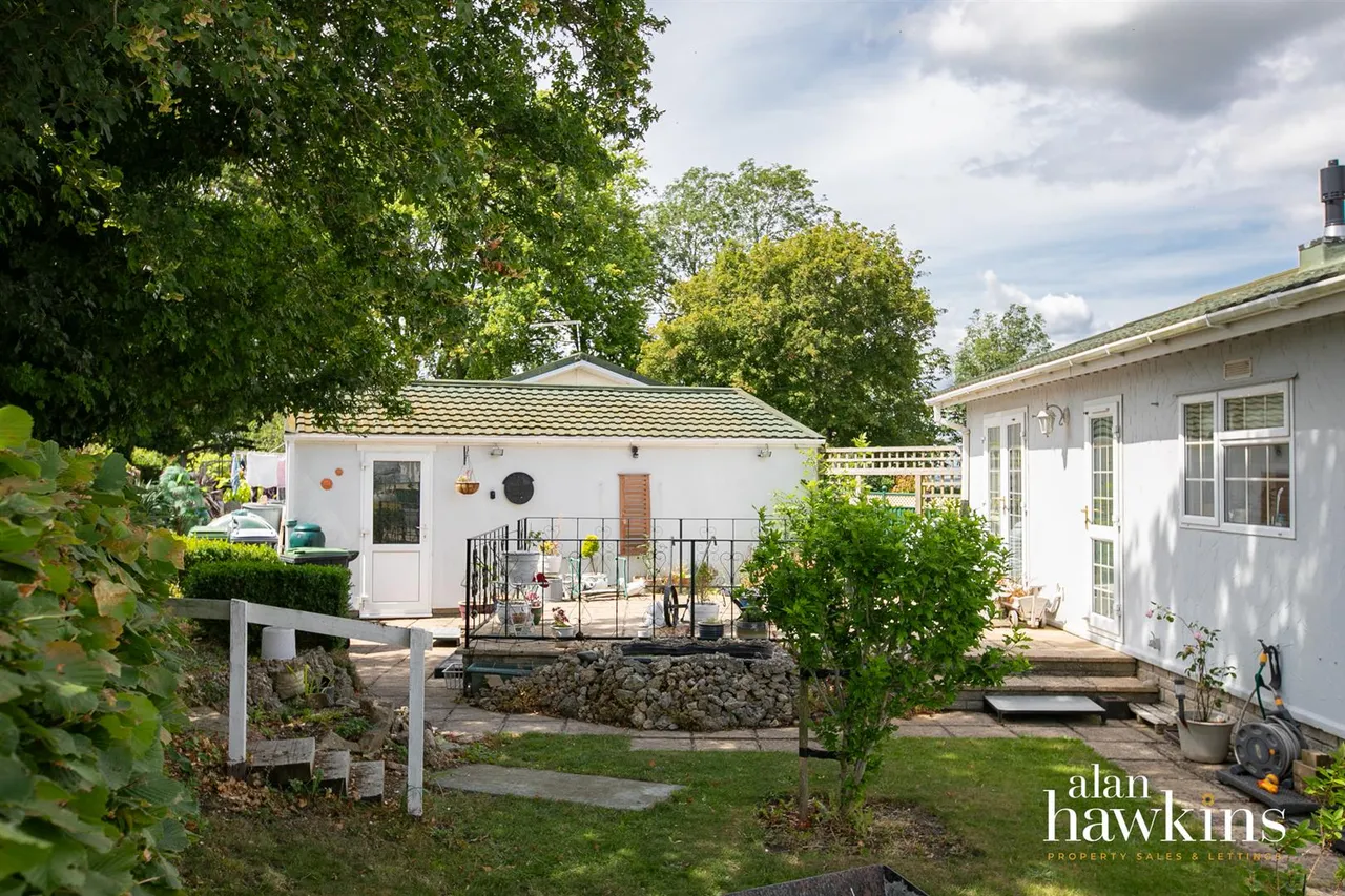 Lillybrook Estate, Lyneham, SN15, photo 16