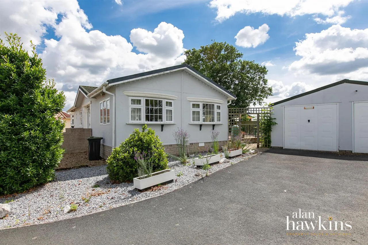 Lillybrook Estate, Lyneham, SN15, photo 2
