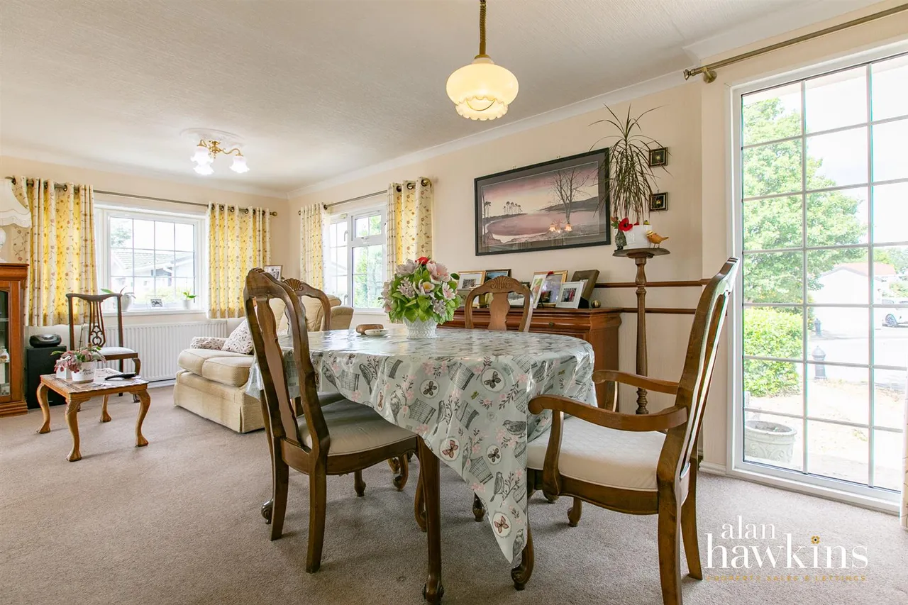 Lillybrook Estate, Lyneham, SN15, photo 7