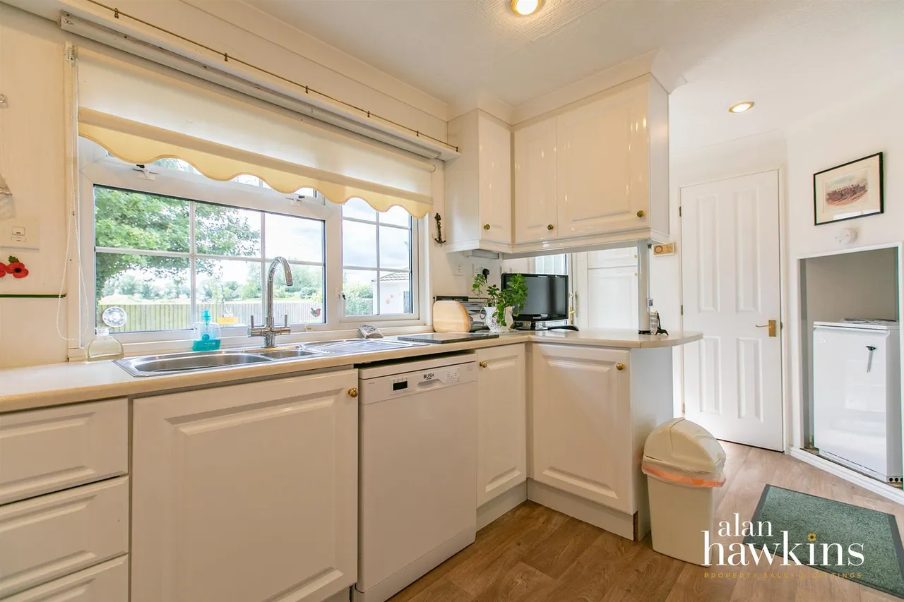 Lillybrook Estate, Lyneham, SN15, photo 10