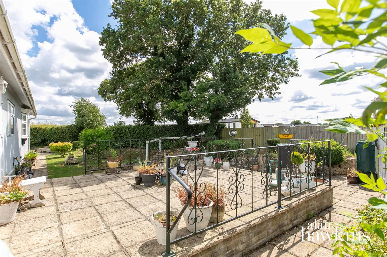 Lillybrook Estate, Lyneham, SN15, photo 4