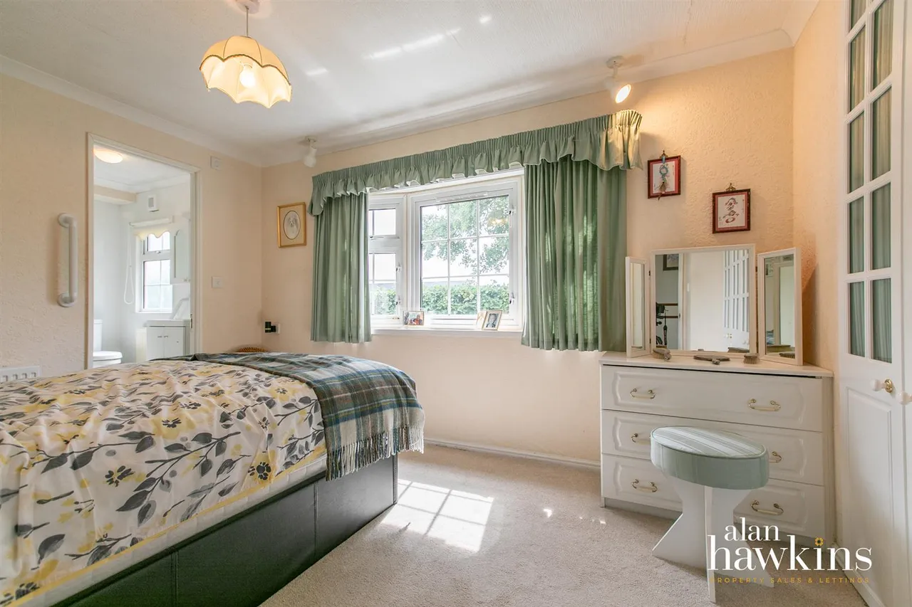 Lillybrook Estate, Lyneham, SN15, photo 12