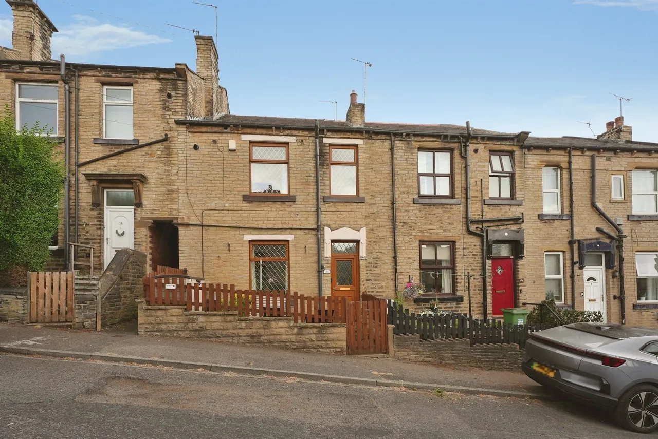 2 bed house for sale, Richardson Street, Oakenshaw, BD12