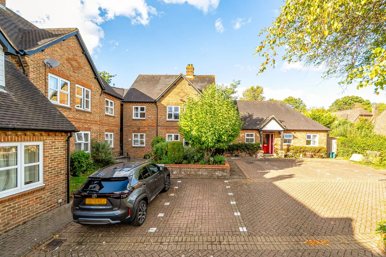 2 bed flat for sale, Rectory Fields, Cranbrook, TN17