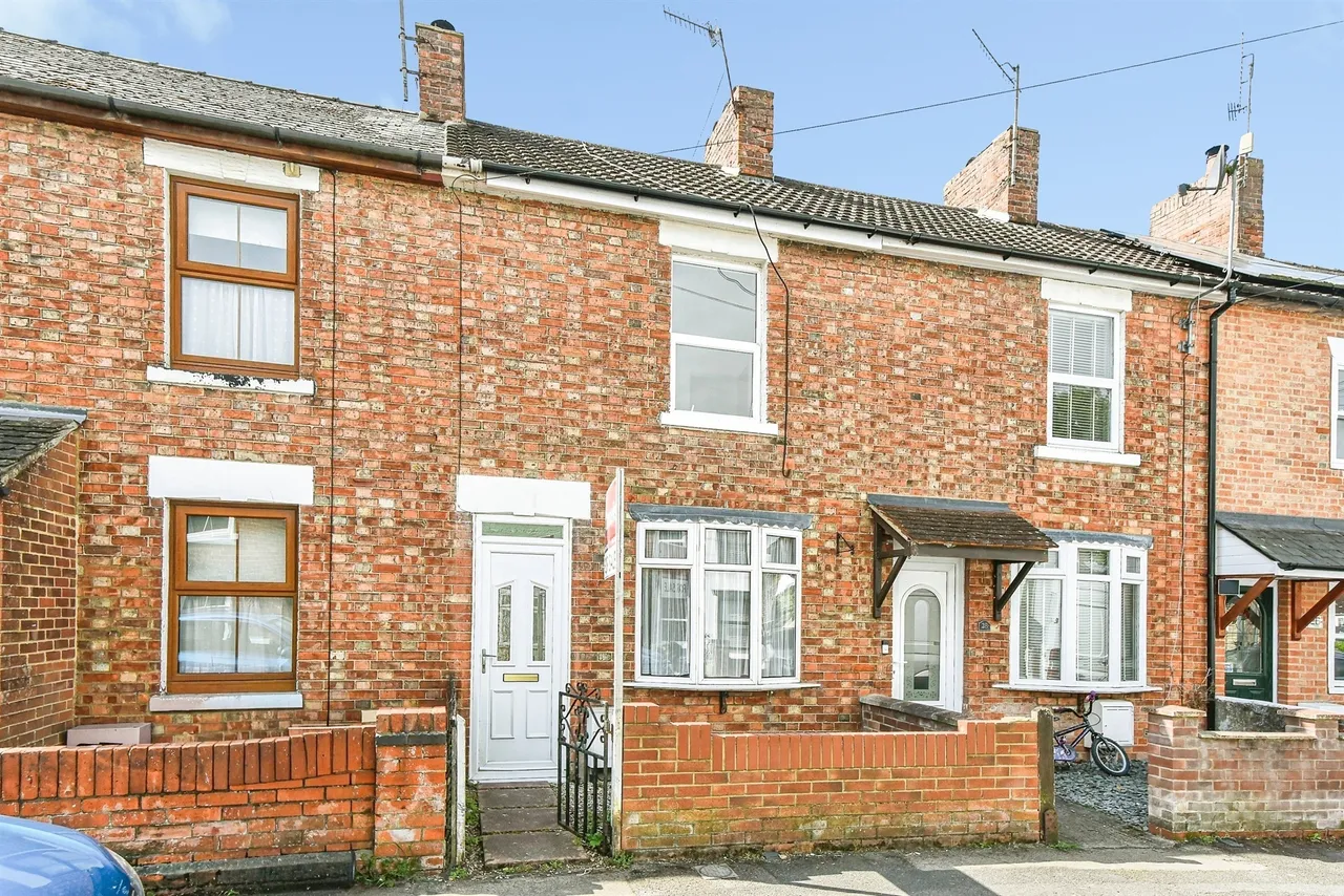 3 bed house for sale — High Street, Haydon Wick, Swindon