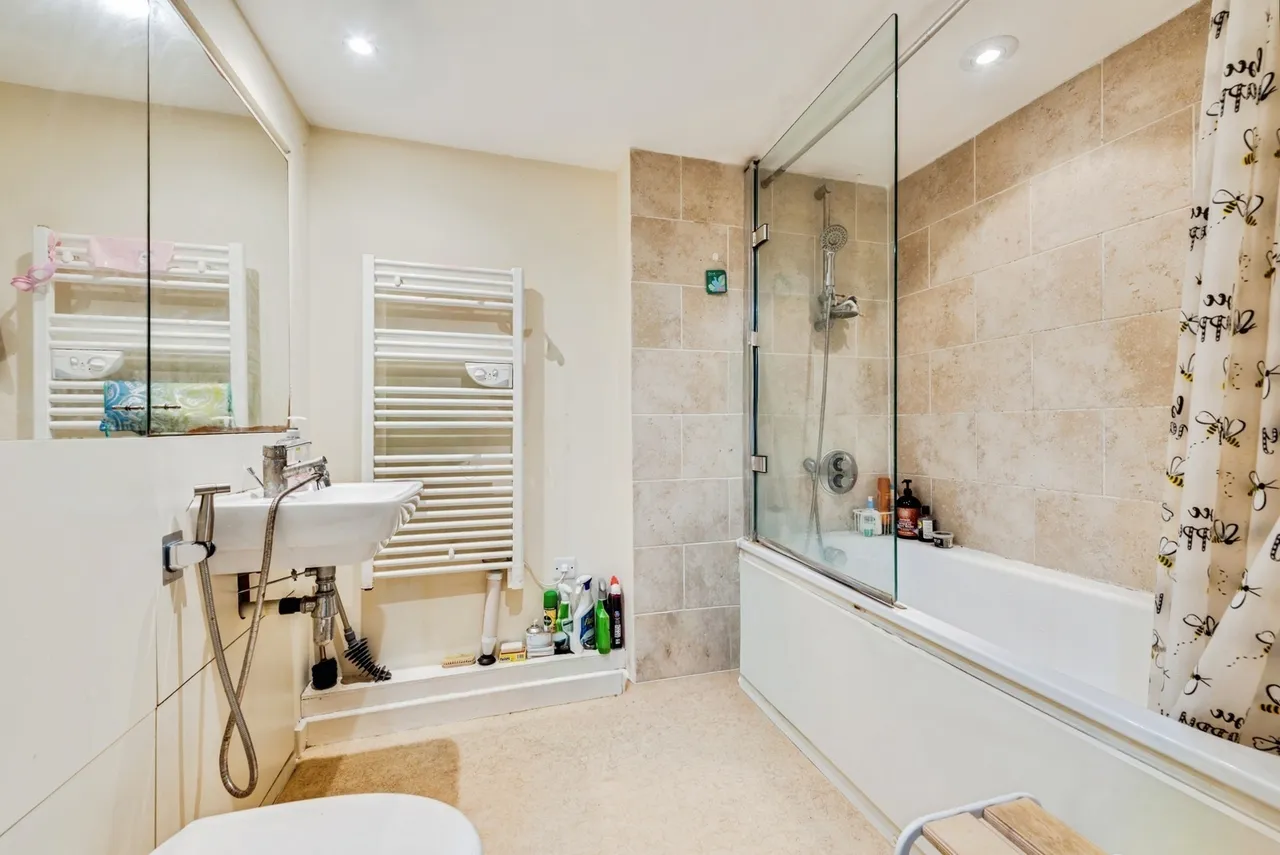 Beckhampton Street, SWINDON, Wiltshire, SN1, photo 11