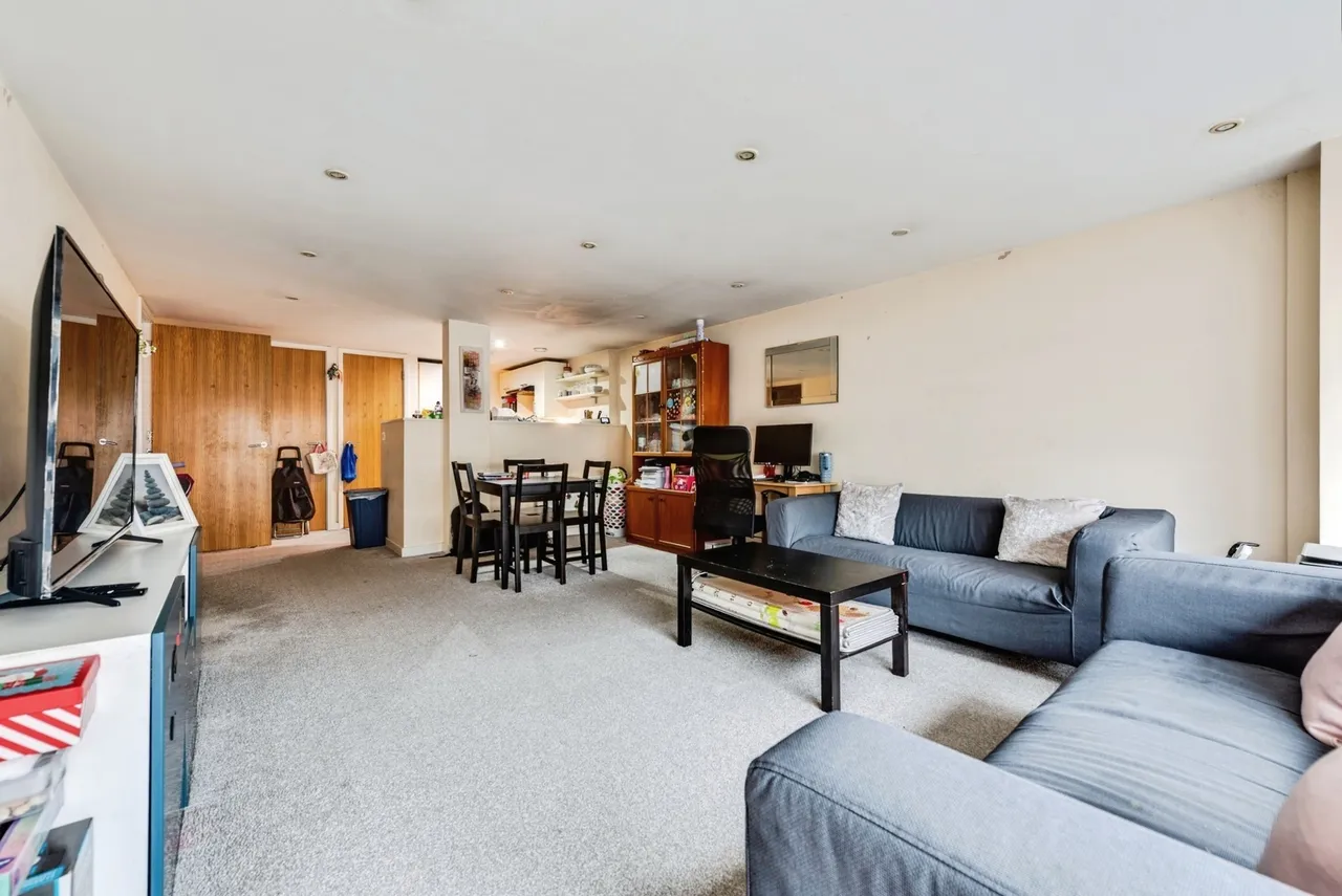 Beckhampton Street, SWINDON, Wiltshire, SN1, photo 4