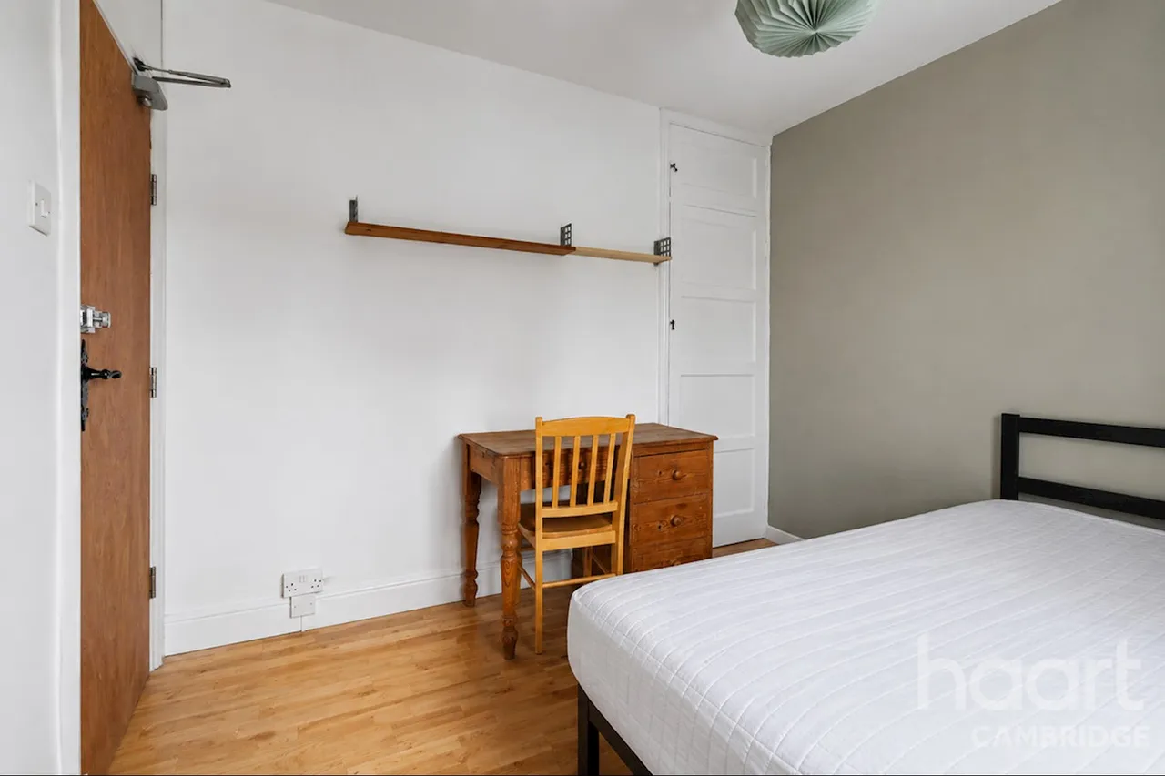 Foster Road, CB2, photo 2