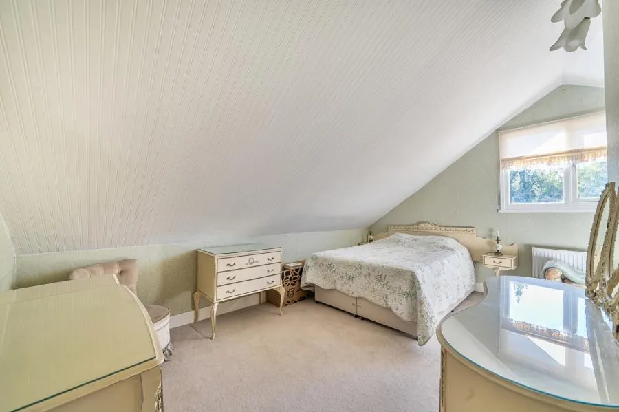 Parke Road, Sunbury-on-Thames, TW16, photo 12