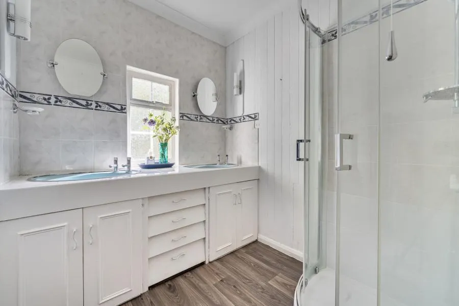 Parke Road, Sunbury-on-Thames, TW16, photo 15