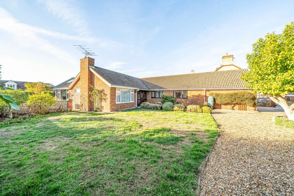 3 bed house for sale, Victoria Road, Shefford, SG17