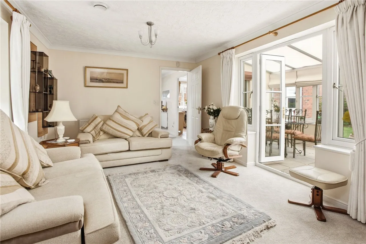 St. Peters Way, Stratford-upon-Avon, Warwickshire, CV37, photo 3