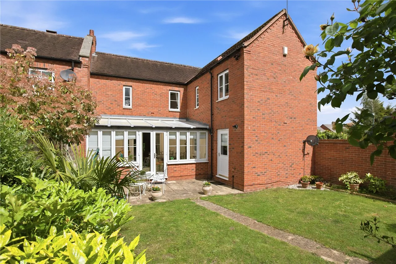 St. Peters Way, Stratford-upon-Avon, Warwickshire, CV37, photo 7