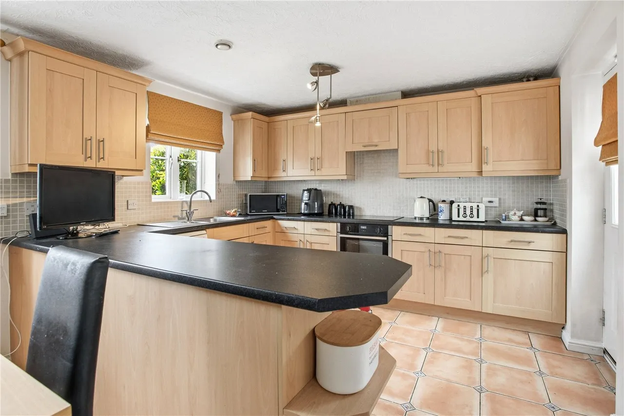 St. Peters Way, Stratford-upon-Avon, Warwickshire, CV37, photo 5