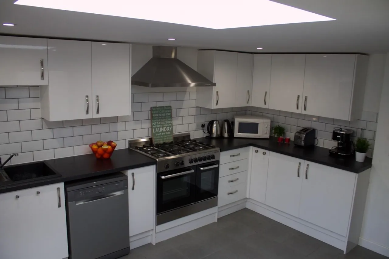 1 bed flat to rent — Bedford Road, Reading, RG1 7EX