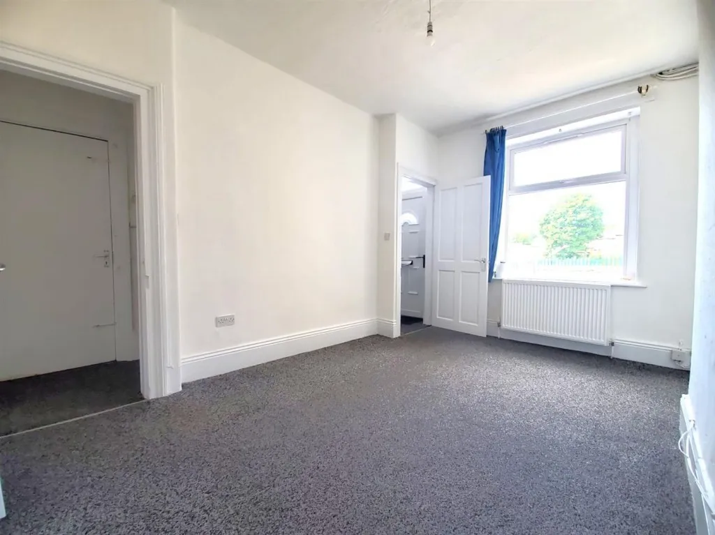 North Street, Lockwood, HD1, photo 7