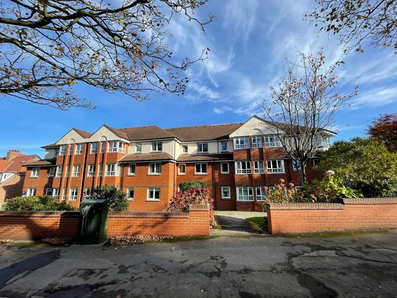 2 bed flat for sale, Filey Road, Scarborough, YO11