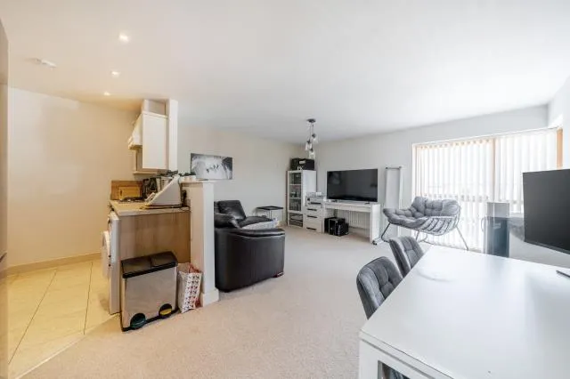 Dashwood Avenue, High Wycombe, HP12, photo 11