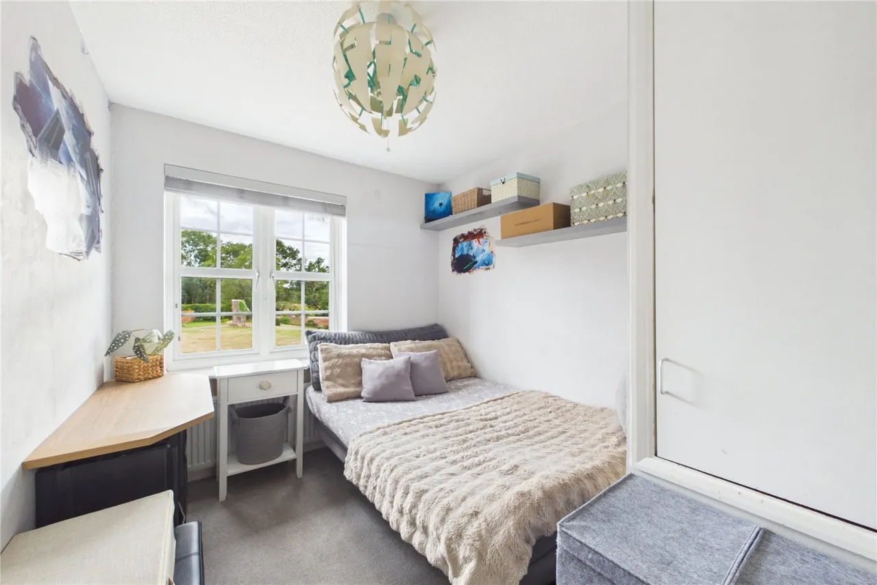 Wellington Court, Spencers Wood, RG7, photo 14