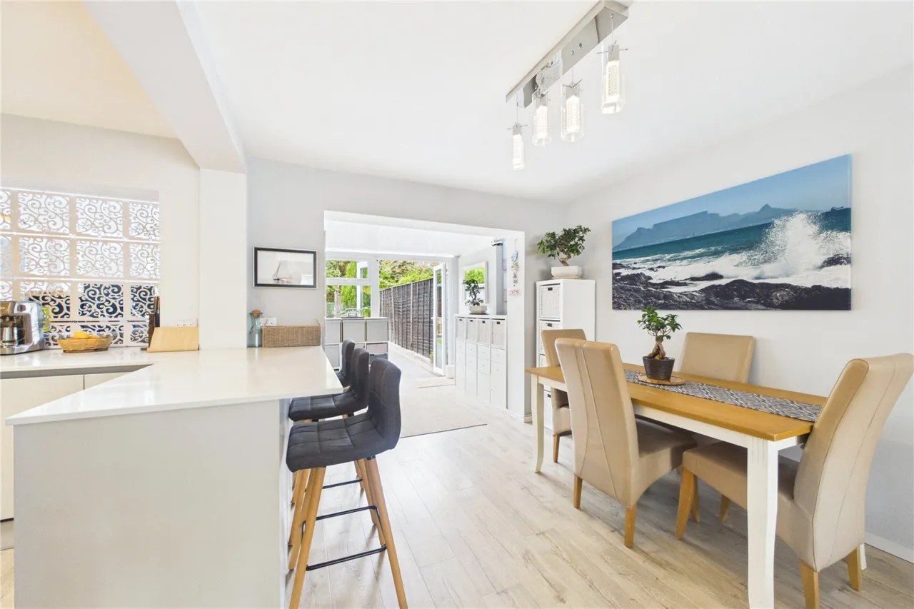 Wellington Court, Spencers Wood, RG7, photo 6