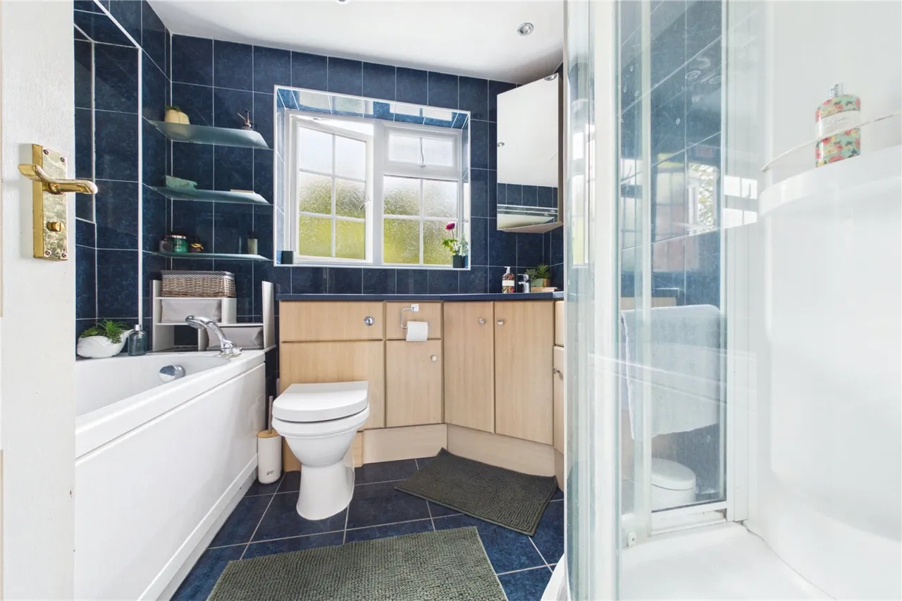 Wellington Court, Spencers Wood, RG7, photo 15