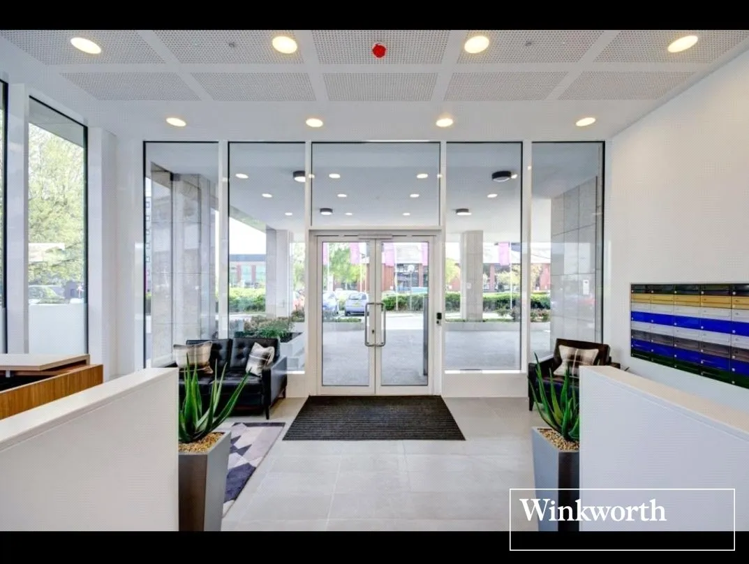 2 bed flat for sale — Elstree Way, Borehamwood, Hertfordshire, WD6